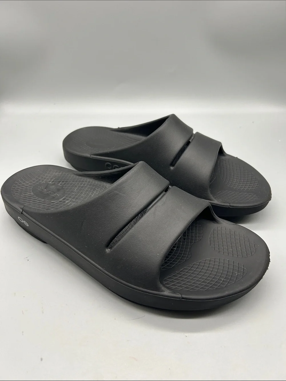OOFOS Slide Sandals Mens Size 11 Black Recovery Cushioned Slip On Comfort
